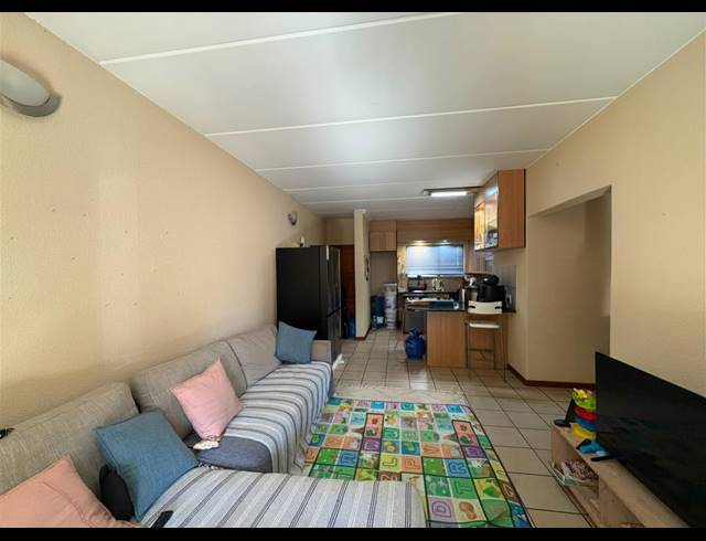 2 BEDROOM APARTMENT FOR SALE IN SASOLBURG EXT 23